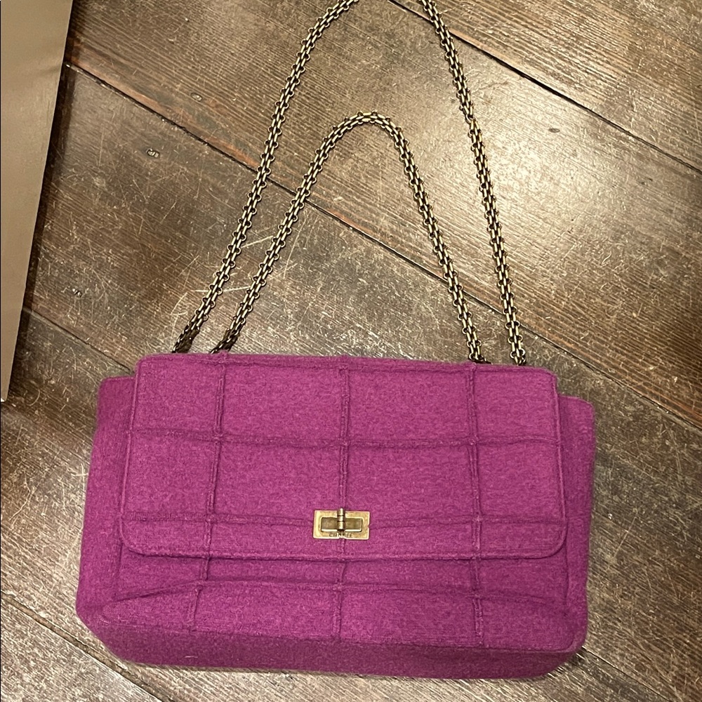 🔥SALE🔥VGUC Authentic Chanel Chocolate Bar Felted Wool Jumbo Mademoiselle bag